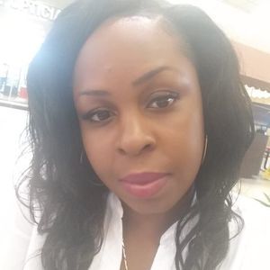 Meet your Posher, Sadeka